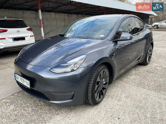 Серый Тесла Model Y, объемом двигателя 0 л и пробегом 65 тыс. км за 26400 $, фото 1 на Automoto.ua