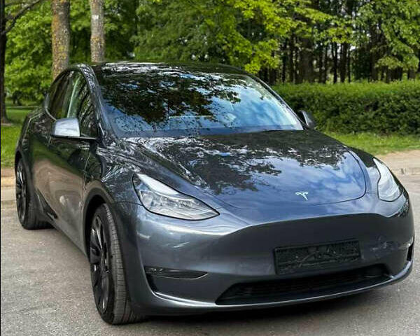 Серый Тесла Model Y, объемом двигателя 0 л и пробегом 54 тыс. км за 31500 $, фото 1 на Automoto.ua