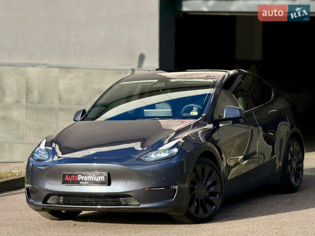 Серый Тесла Model Y, объемом двигателя 0 л и пробегом 54 тыс. км за 26000 $, фото 1 на Automoto.ua