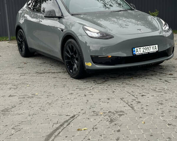 Серый Тесла Model Y, объемом двигателя 0 л и пробегом 44 тыс. км за 33500 $, фото 1 на Automoto.ua