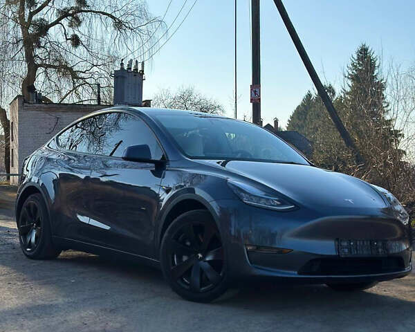 Тесла Model Y 2022 в Луцке на Automoto.ua Серый Тесла Model Y, объемом двигателя 0 л и пробегом 74 тыс. км за 23000 $, фото 1 на Automoto.ua