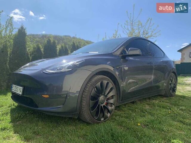 Серый Тесла Model Y, объемом двигателя 0 л и пробегом 54 тыс. км за 24000 $, фото 1 на Automoto.ua