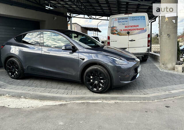 Серый Тесла Model Y, объемом двигателя 0 л и пробегом 6 тыс. км за 38500 $, фото 1 на Automoto.ua