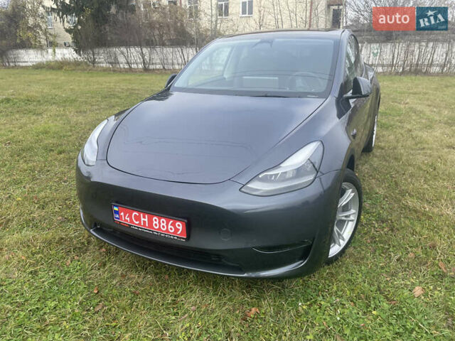 Серый Тесла Model Y, объемом двигателя 0 л и пробегом 41 тыс. км за 27300 $, фото 1 на Automoto.ua