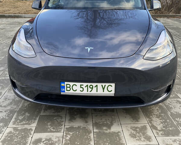 Серый Тесла Model Y, объемом двигателя 0 л и пробегом 8 тыс. км за 27888 $, фото 1 на Automoto.ua