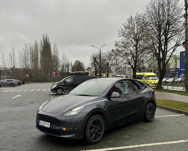 Сірий Тесла Model Y, об'ємом двигуна 0 л та пробігом 33 тис. км за 25500 $, фото 1 на Automoto.ua