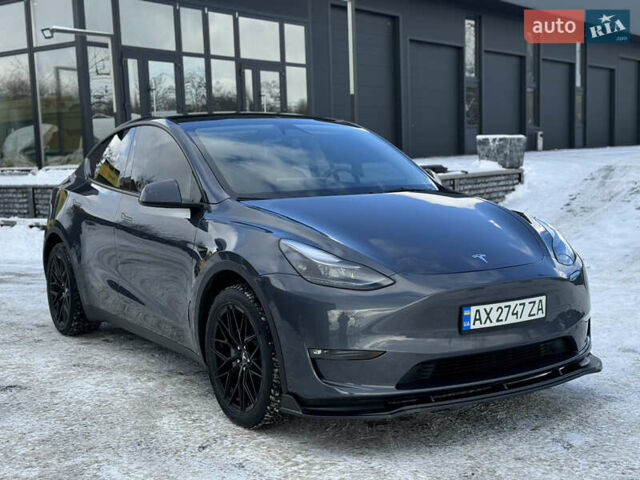 Серый Тесла Model Y, объемом двигателя 0 л и пробегом 26 тыс. км за 33500 $, фото 1 на Automoto.ua