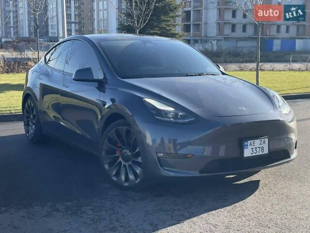 Серый Тесла Model Y, объемом двигателя 0 л и пробегом 15 тыс. км за 31500 $, фото 1 на Automoto.ua