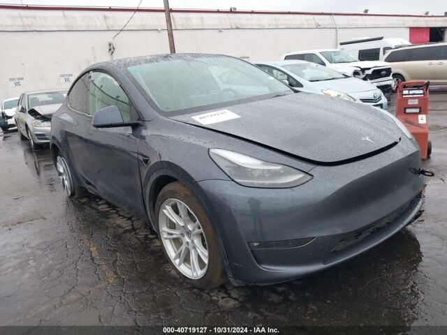 Серый Тесла Model Y, объемом двигателя 0 л и пробегом 0 тыс. км за 19500 $, фото 1 на Automoto.ua