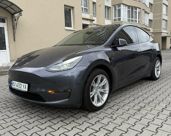 Сірий Тесла Model Y, об'ємом двигуна 0 л та пробігом 37 тис. км за 26800 $, фото 1 на Automoto.ua