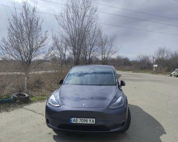 Серый Тесла Model Y, объемом двигателя 0 л и пробегом 6 тыс. км за 30000 $, фото 1 на Automoto.ua