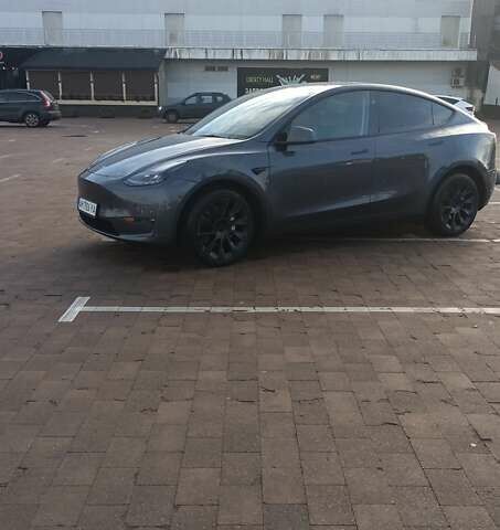 Сірий Тесла Model Y, об'ємом двигуна 0 л та пробігом 27 тис. км за 30500 $, фото 1 на Automoto.ua