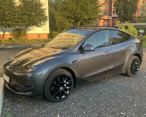 Серый Тесла Model Y, объемом двигателя 0 л и пробегом 17 тыс. км за 33900 $, фото 1 на Automoto.ua