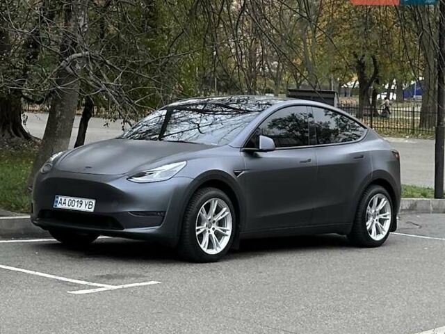 Серый Тесла Model Y, объемом двигателя 0 л и пробегом 12 тыс. км за 31800 $, фото 1 на Automoto.ua