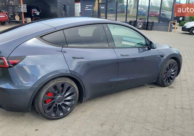 Серый Тесла Model Y, объемом двигателя 0 л и пробегом 18 тыс. км за 29500 $, фото 1 на Automoto.ua