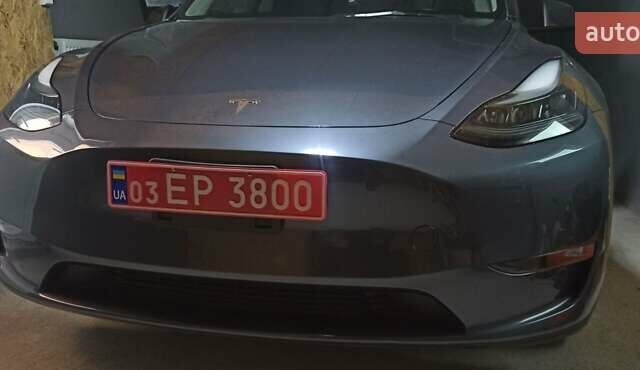 Серый Тесла Model Y, объемом двигателя 0 л и пробегом 46 тыс. км за 31000 $, фото 1 на Automoto.ua