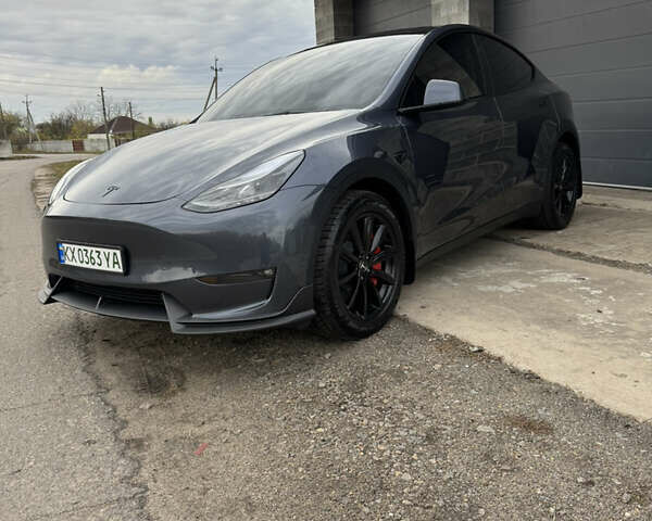 Серый Тесла Model Y, объемом двигателя 0 л и пробегом 18 тыс. км за 33500 $, фото 1 на Automoto.ua