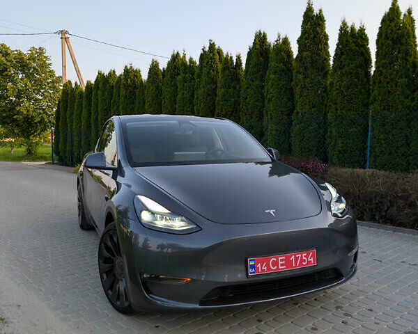 Серый Тесла Model Y, объемом двигателя 0 л и пробегом 47 тыс. км за 26000 $, фото 1 на Automoto.ua