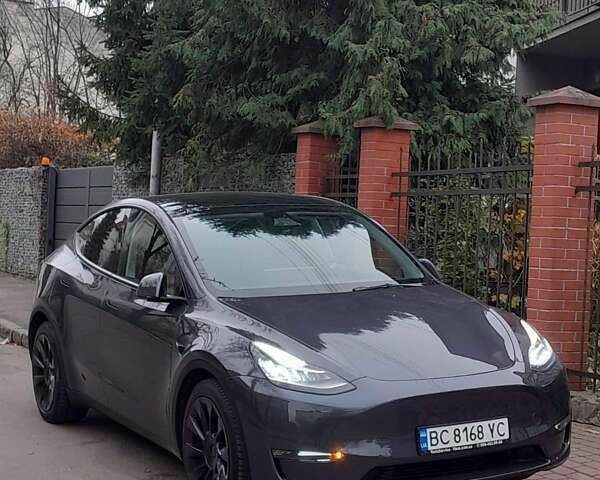 Серый Тесла Model Y, объемом двигателя 0 л и пробегом 30 тыс. км за 26900 $, фото 1 на Automoto.ua