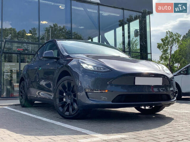 Серый Тесла Model Y, объемом двигателя 0 л и пробегом 4 тыс. км за 30000 $, фото 1 на Automoto.ua