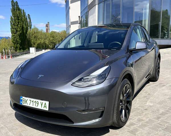 Серый Тесла Model Y, объемом двигателя 0 л и пробегом 38 тыс. км за 26900 $, фото 1 на Automoto.ua