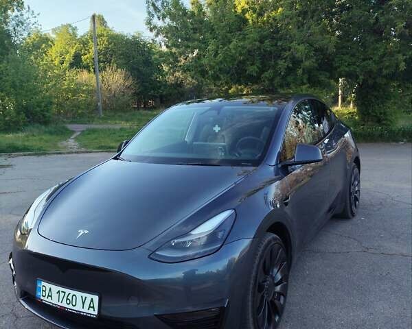 Серый Тесла Model Y, объемом двигателя 0 л и пробегом 34 тыс. км за 38300 $, фото 1 на Automoto.ua