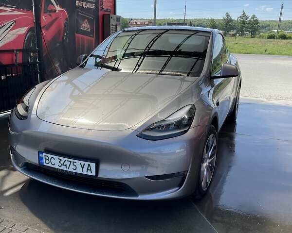 Серый Тесла Model Y, объемом двигателя 0 л и пробегом 40 тыс. км за 38000 $, фото 1 на Automoto.ua