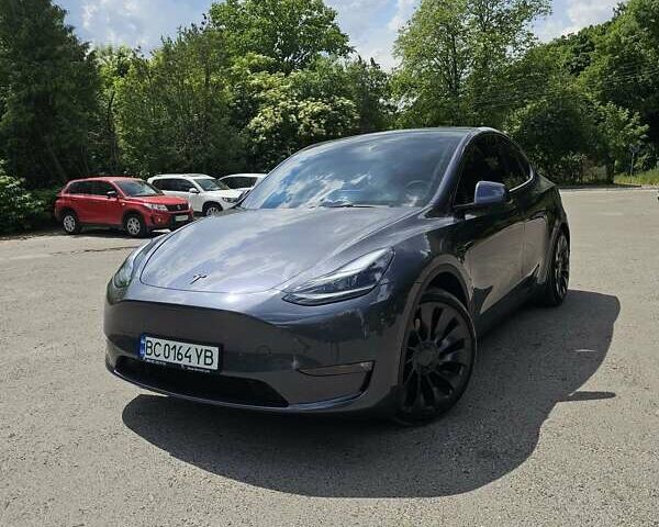 Серый Тесла Model Y, объемом двигателя 0 л и пробегом 5 тыс. км за 38000 $, фото 1 на Automoto.ua