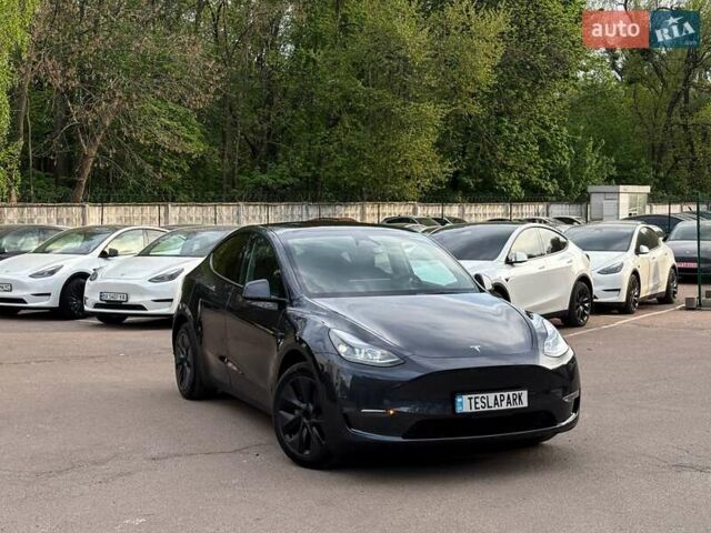 Серый Тесла Model Y, объемом двигателя 0 л и пробегом 1 тыс. км за 34500 $, фото 1 на Automoto.ua
