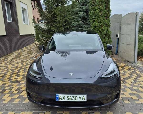 Серый Тесла Model Y, объемом двигателя 0 л и пробегом 18 тыс. км за 30500 $, фото 1 на Automoto.ua
