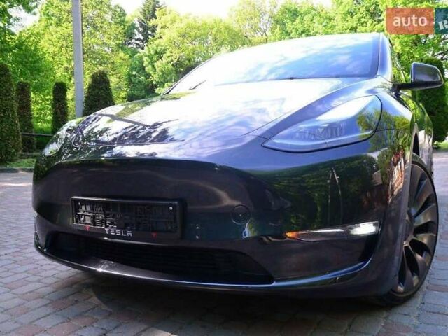 Серый Тесла Model Y, объемом двигателя 0 л и пробегом 52 тыс. км за 38500 $, фото 1 на Automoto.ua