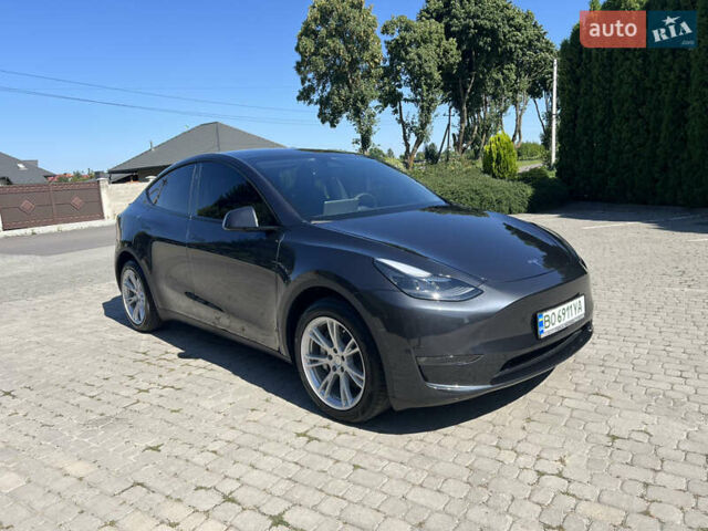 Серый Тесла Model Y, объемом двигателя 0 л и пробегом 12 тыс. км за 30000 $, фото 1 на Automoto.ua