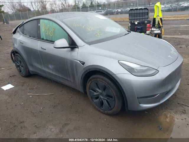Серый Тесла Model Y, объемом двигателя 0 л и пробегом 6 тыс. км за 25500 $, фото 1 на Automoto.ua