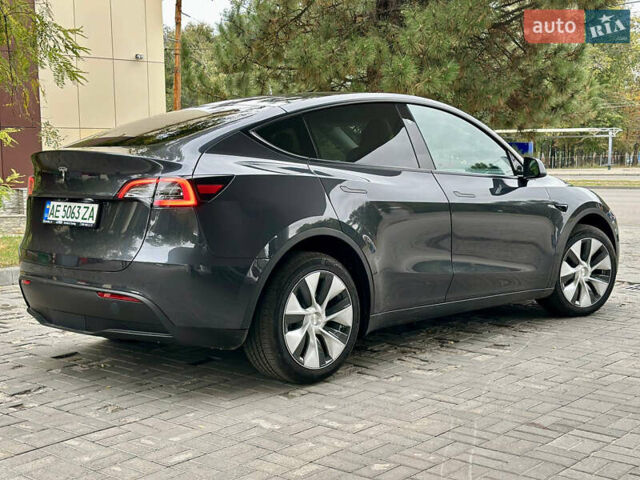 Серый Тесла Model Y, объемом двигателя 0 л и пробегом 1 тыс. км за 42000 $, фото 1 на Automoto.ua