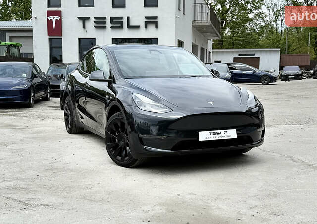 Серый Тесла Model Y, объемом двигателя 0 л и пробегом 4 тыс. км за 28400 $, фото 1 на Automoto.ua