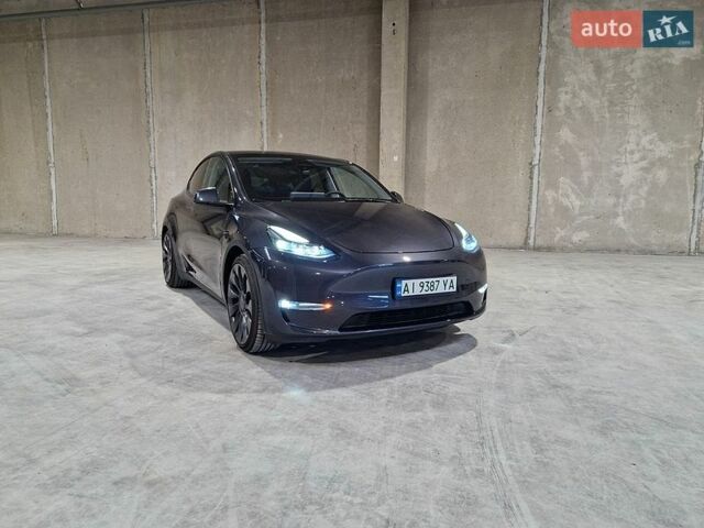 Серый Тесла Model Y, объемом двигателя 0 л и пробегом 13 тыс. км за 31500 $, фото 1 на Automoto.ua