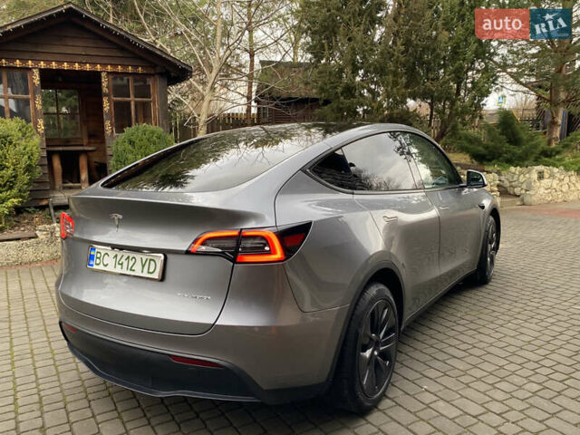 Серый Тесла Model Y, объемом двигателя 0 л и пробегом 1 тыс. км за 32500 $, фото 1 на Automoto.ua