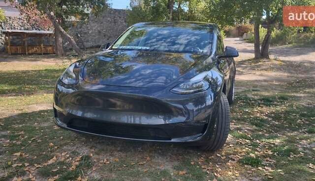 Серый Тесла Model Y, объемом двигателя 0 л и пробегом 7 тыс. км за 28000 $, фото 1 на Automoto.ua