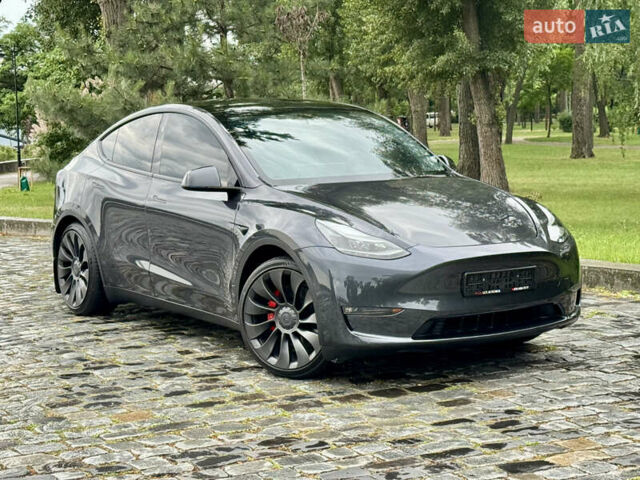 Серый Тесла Model Y, объемом двигателя 0 л и пробегом 7 тыс. км за 33999 $, фото 1 на Automoto.ua