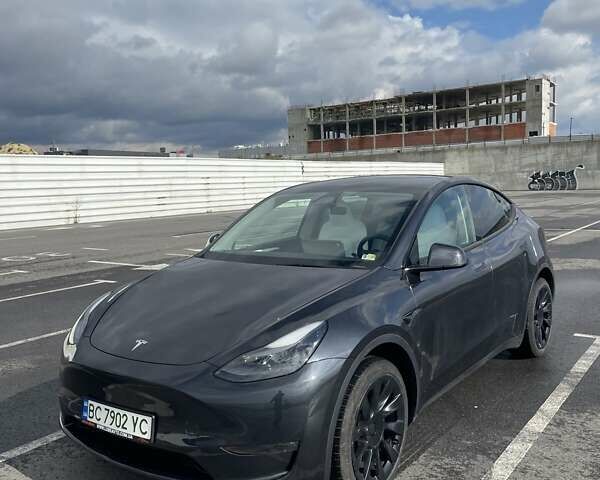 Серый Тесла Model Y, объемом двигателя 0 л и пробегом 20 тыс. км за 25000 $, фото 1 на Automoto.ua