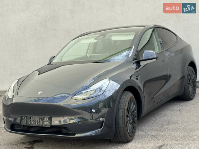 Серый Тесла Model Y, объемом двигателя 0 л и пробегом 14 тыс. км за 33500 $, фото 1 на Automoto.ua