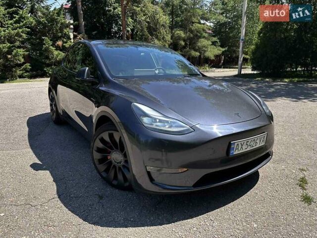 Серый Тесла Model Y, объемом двигателя 0 л и пробегом 19 тыс. км за 32500 $, фото 1 на Automoto.ua