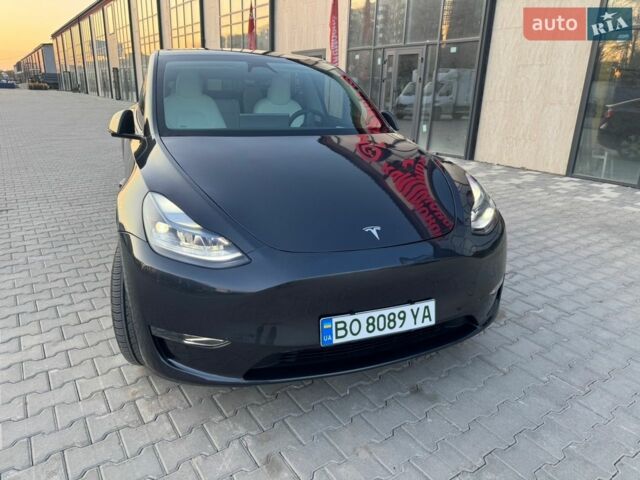 Серый Тесла Model Y, объемом двигателя 0 л и пробегом 40 тыс. км за 26500 $, фото 1 на Automoto.ua