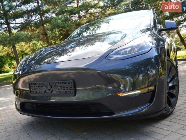 Серый Тесла Model Y, объемом двигателя 0 л и пробегом 18 тыс. км за 27200 $, фото 1 на Automoto.ua