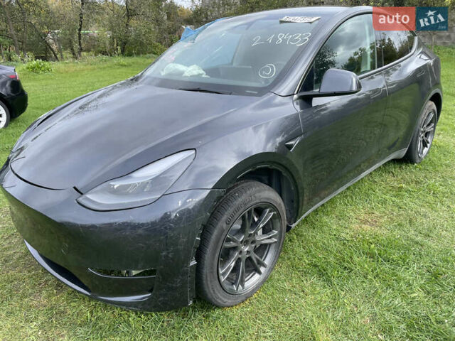 Серый Тесла Model Y, объемом двигателя 0 л и пробегом 7 тыс. км за 23900 $, фото 1 на Automoto.ua