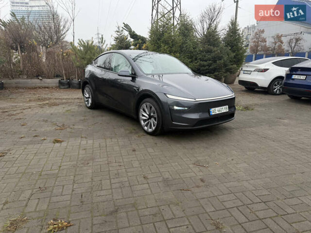 Серый Тесла Model Y, объемом двигателя 0 л и пробегом 3 тыс. км за 52000 $, фото 1 на Automoto.ua