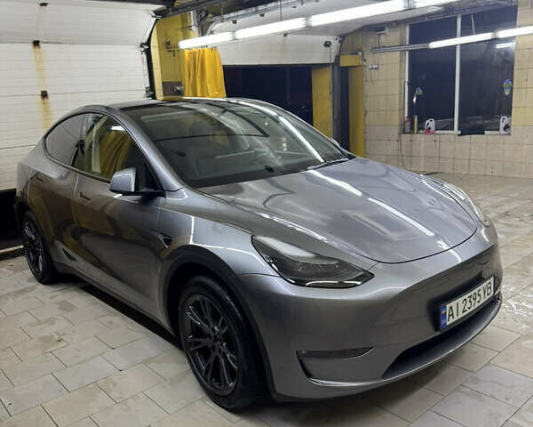 Серый Тесла Model Y, объемом двигателя 0 л и пробегом 1 тыс. км за 35500 $, фото 1 на Automoto.ua