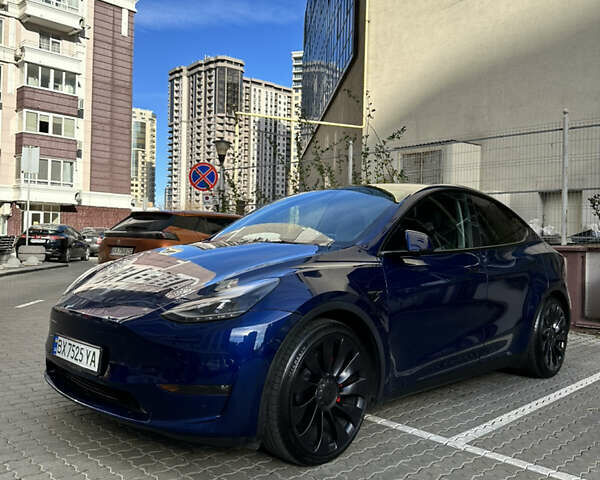 Синий Тесла Model Y, объемом двигателя 0 л и пробегом 27 тыс. км за 29500 $, фото 1 на Automoto.ua