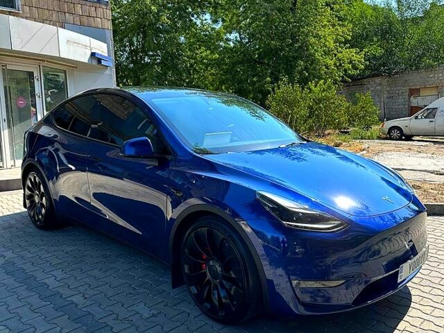 Синий Тесла Model Y, объемом двигателя 0.38 л и пробегом 46 тыс. км за 30000 $, фото 1 на Automoto.ua