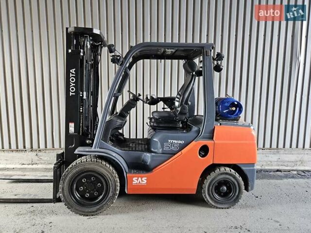 Тойота 02-8FGJF35, объемом двигателя 2.2 л и пробегом 8 тыс. км за 21000 $, фото 1 на Automoto.ua